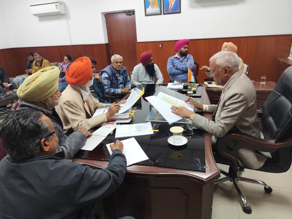 PSSF and CFGEU Punjab discussed about a dozen demands in a meeting with Water Resources Minister Mr Baridhar Kumar Goel